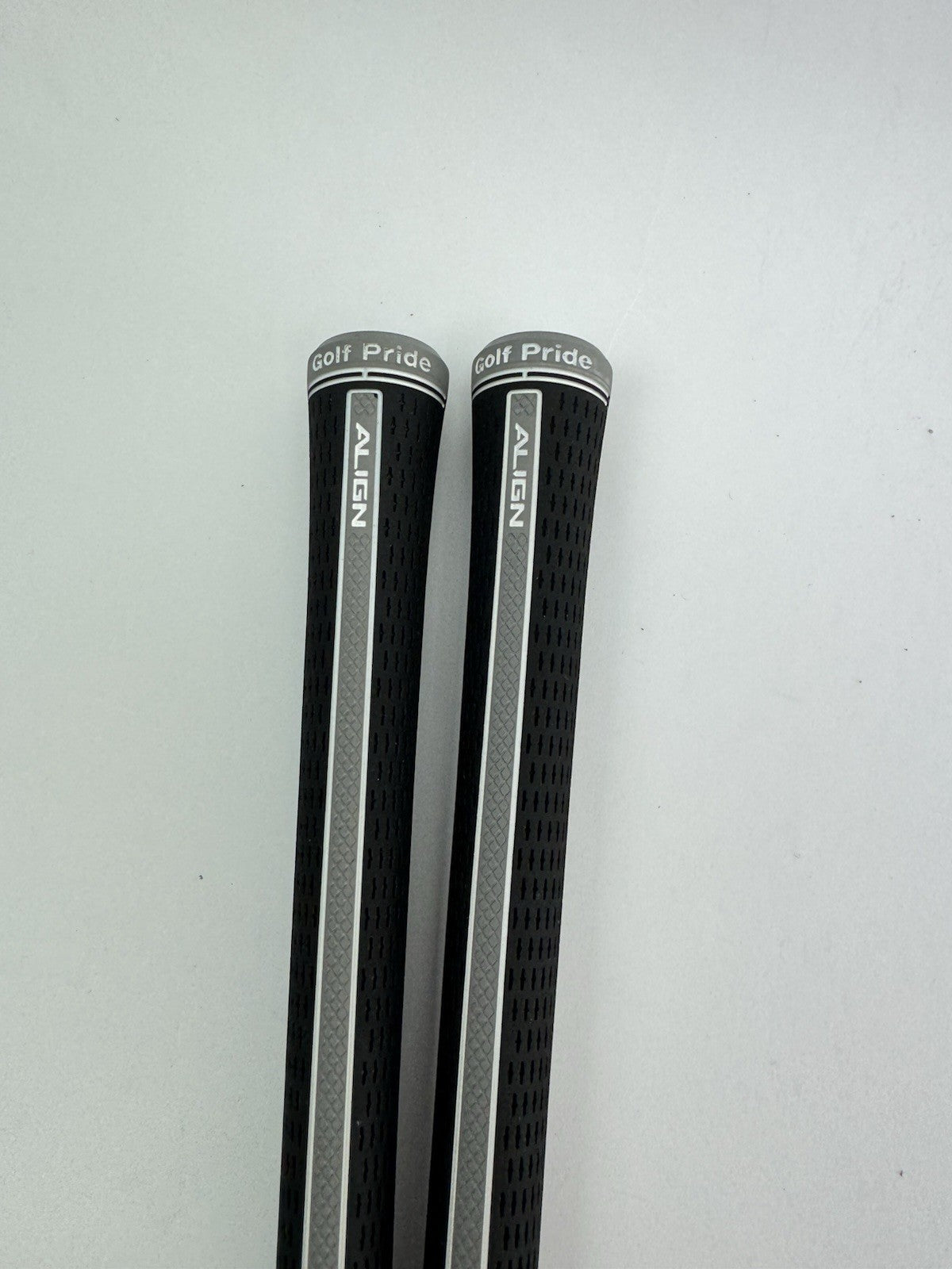 Golf Pride Tour Velvet Align Grips (2) Mens Standard Size /Pulled /344705