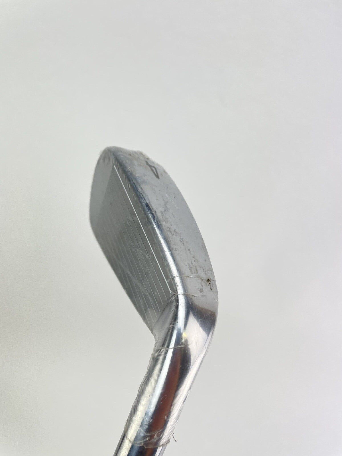 Cleveland Left Handed 4 Iron 588MT Forged Regular Graphite /New /164936