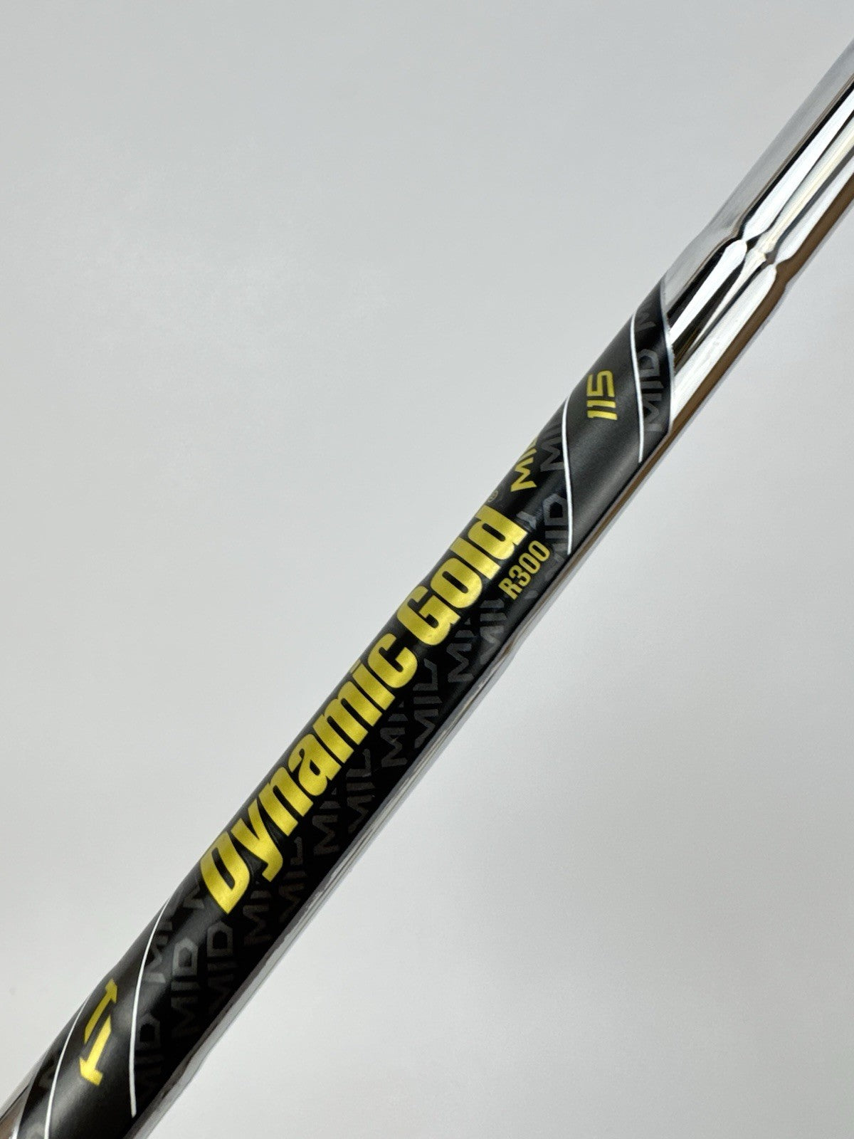Dynamic Gold 115 Iron Shaft Mid R300 Regular Steel / 35” /0.355 Tapered /337915