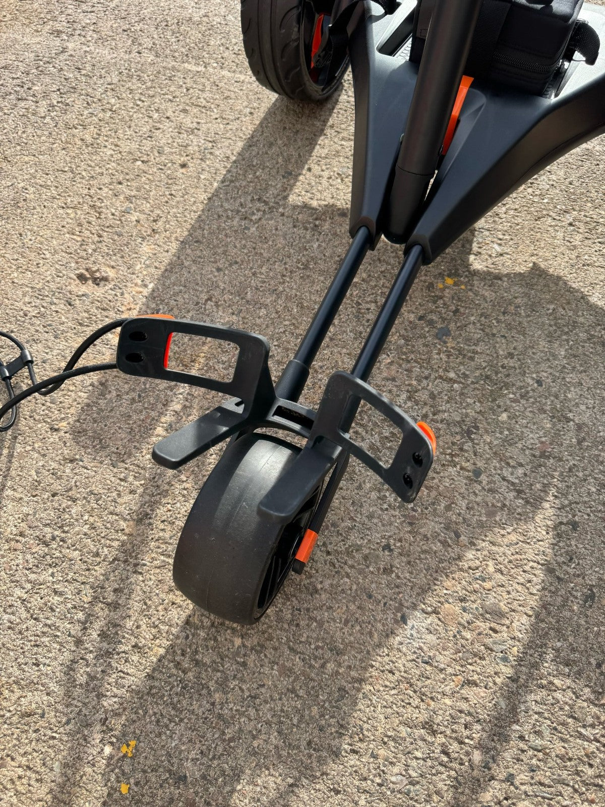 Golf Stream GX7 Electric Golf Trolley 3 Wheel Lithium Battery Excellent 1/374131