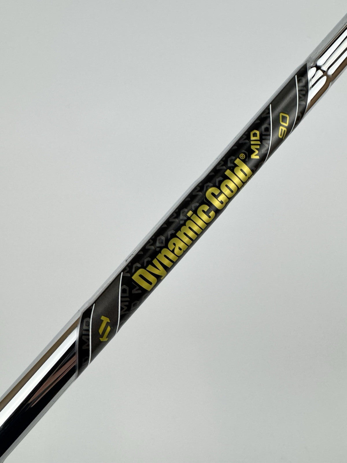 Dynamic Gold Mid 90 Iron Shaft Regular Flex Steel 35" /0.370 Parallel/320052