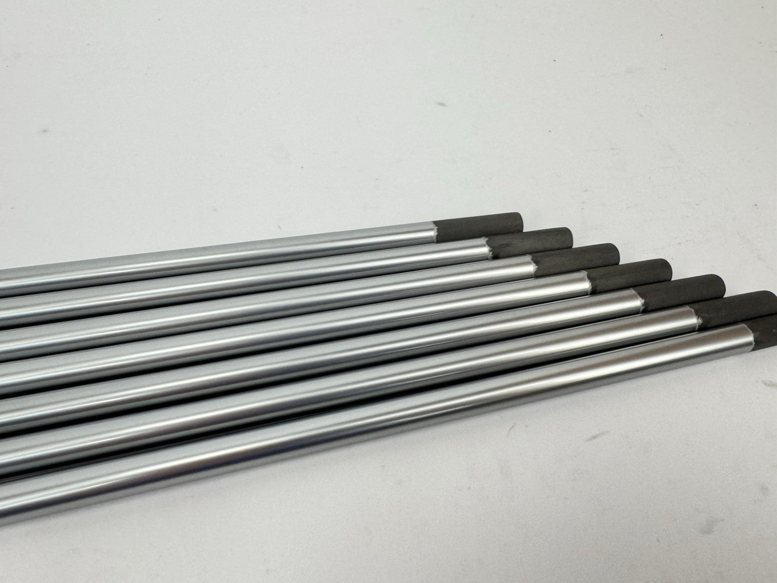 Aldila Rogue Pro Iron Shaft Set 4-PW Regular Flex Graphite 0.355 /Golf Pride Mid5