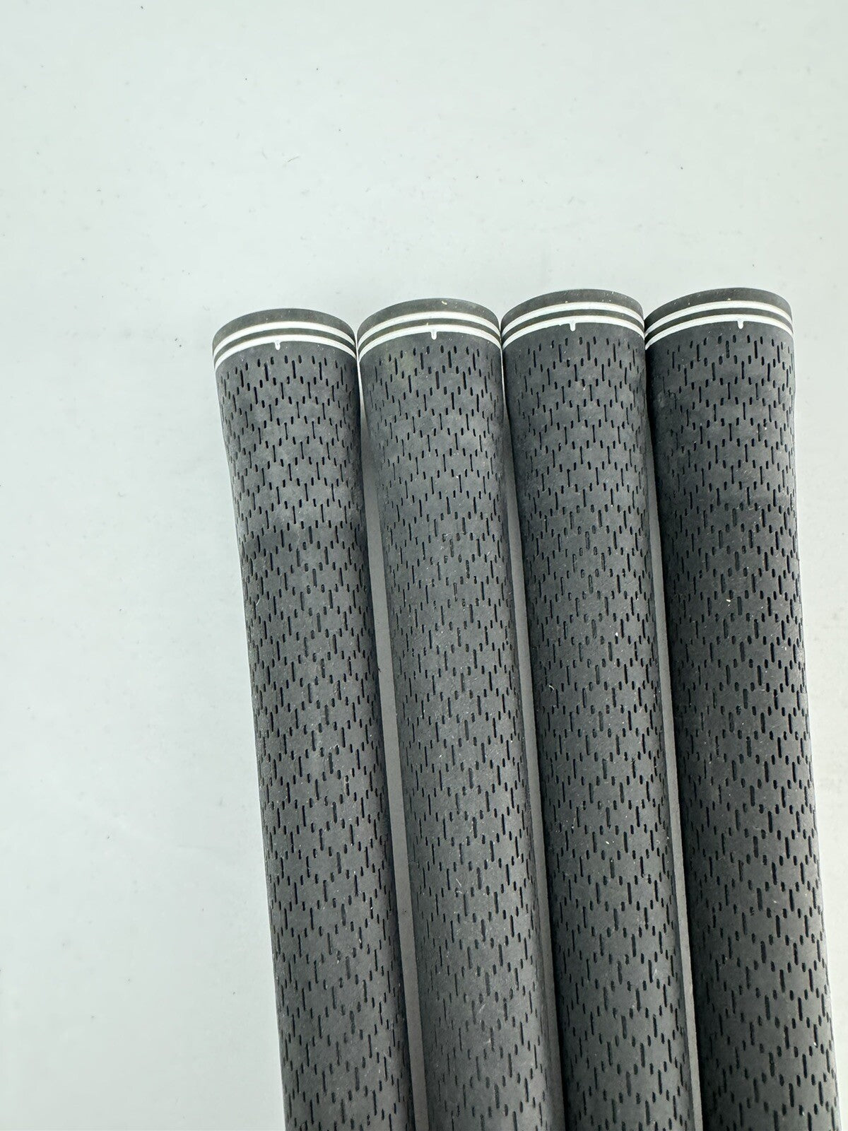 Lamkin Midsize Golf Grips (4) Across Connect Compatible/Black/New /192103