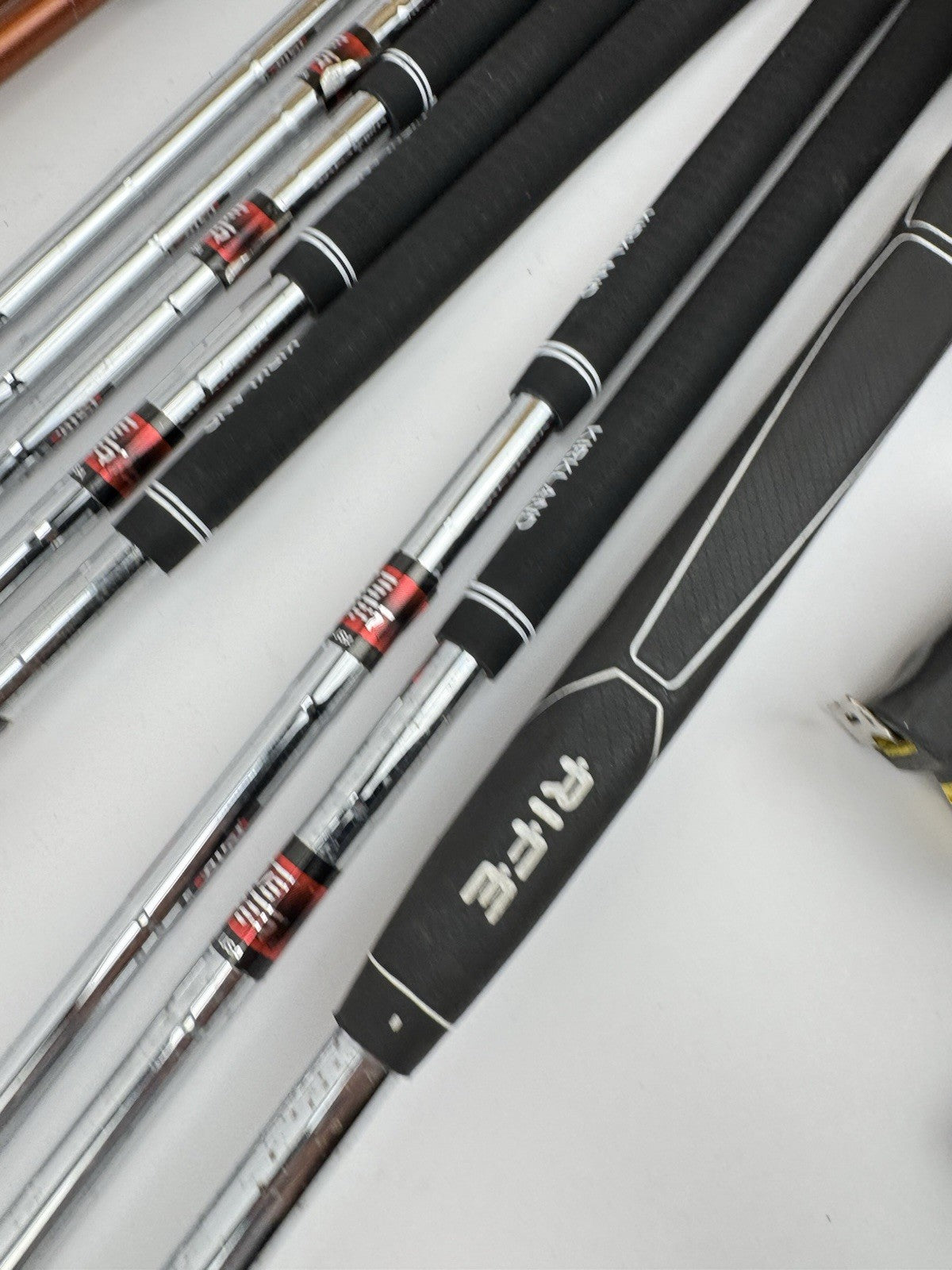 Wilson Golf Package Set 11 Clubs Regular Flex /New Grips /Right /Bag /3597715