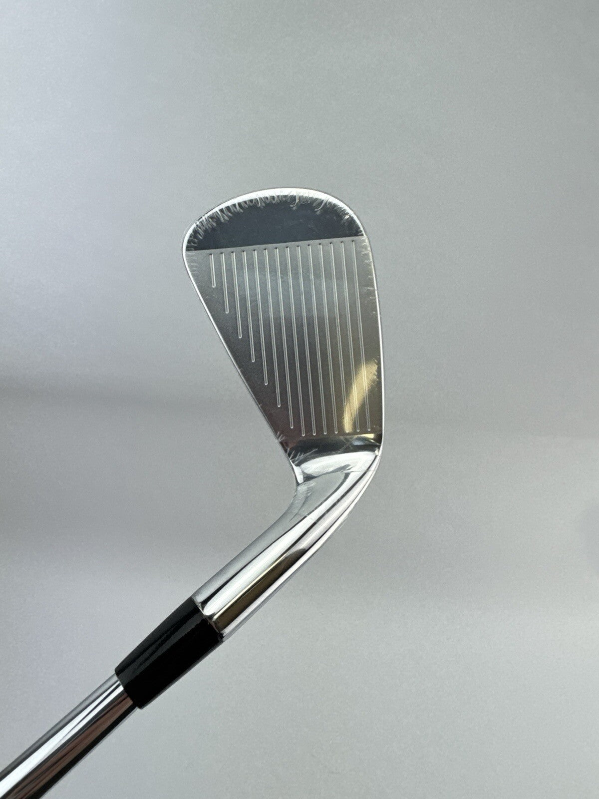Cobra MIM Tour 6 Iron 29* KBS $-Taper 110 Regular Steel /Left Handed /2228310