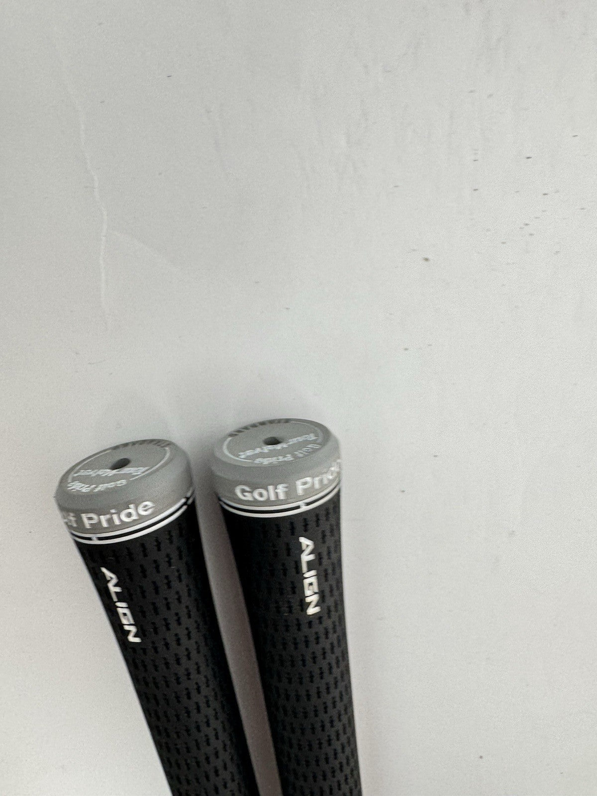 Golf Pride Tour Velvet Align Grips (2) Mens Standard Size /Pulled /344704