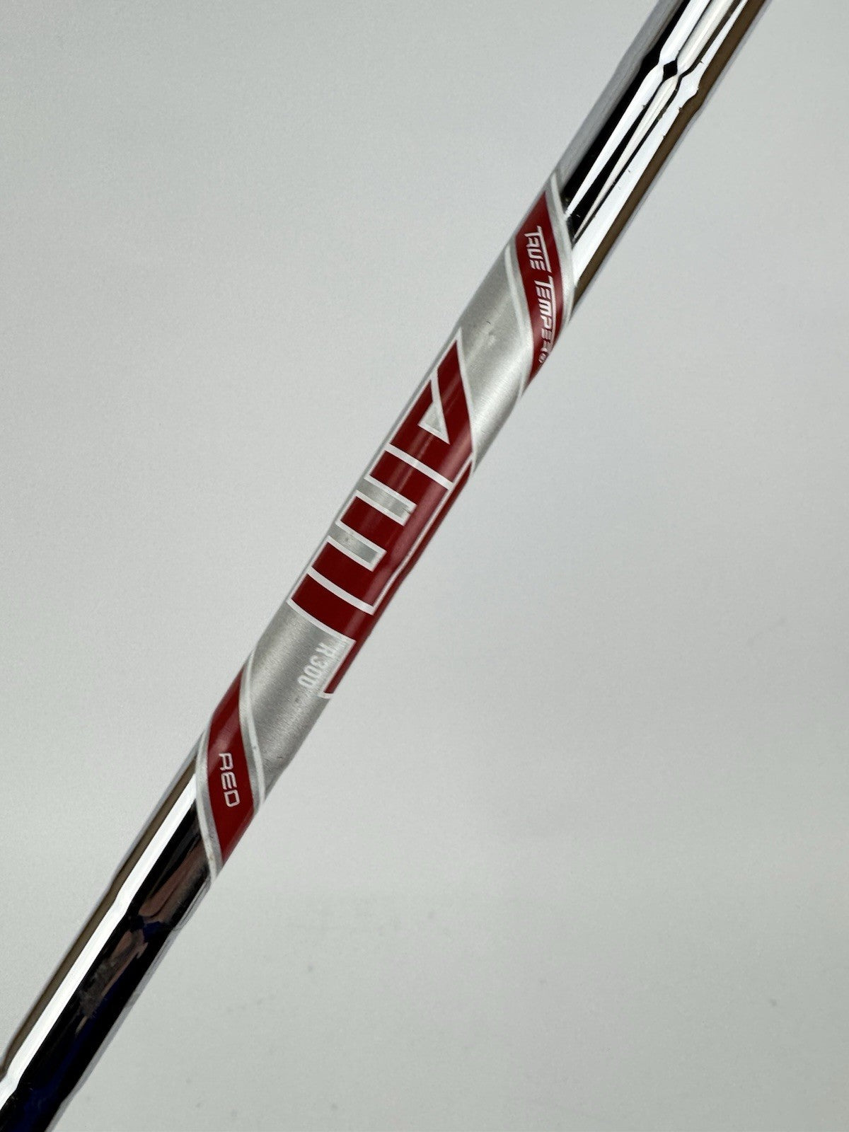 Titleist T300 Gap Wedge 48* Amt Red R300 Regular Steel +1/2” /Mid Grip /3159415