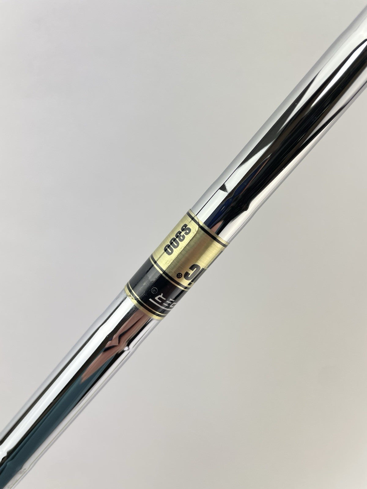 Dynamic Gold S300 Iron Shaft Stiff Flex Steel 35.25 /0.355 Tapered /257838