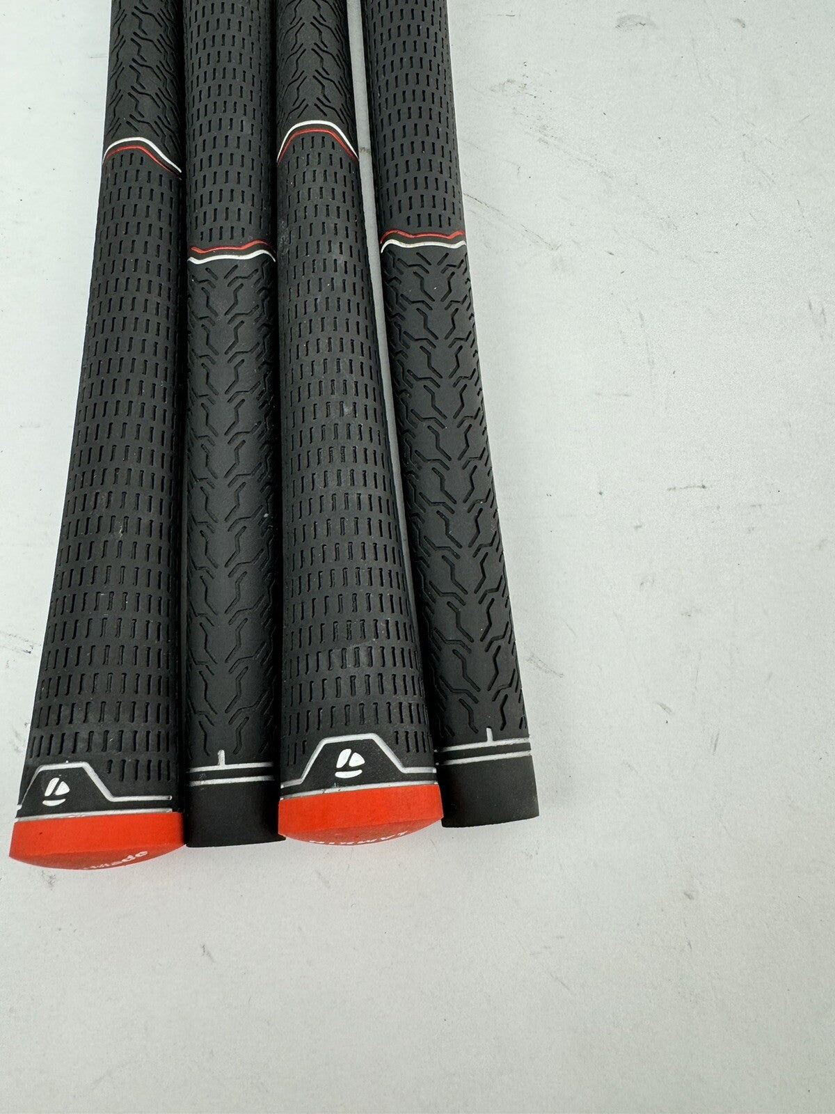 Lamkin Taylormade Golf Grips (4) Standard /Black /Red /Pulled /188861