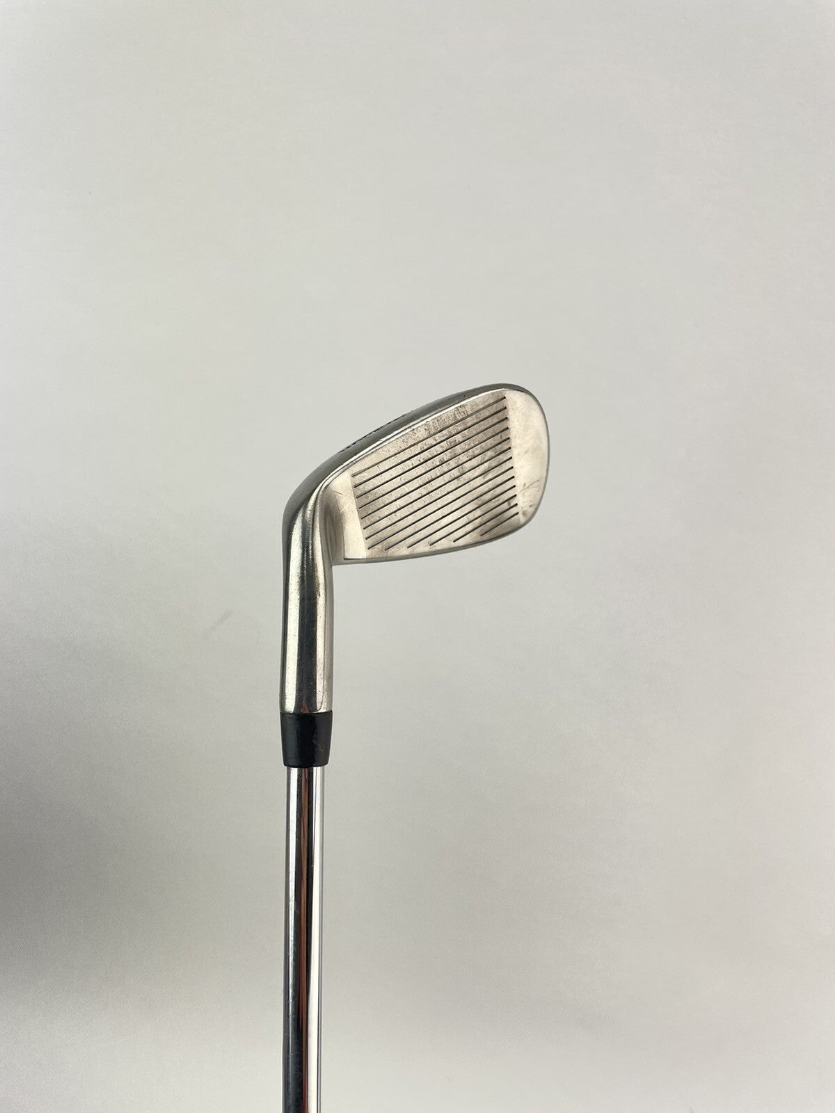 Wilson Deep Red 6 Iron Regular Flex Steel /Right Handed /New Mid Grip /192596