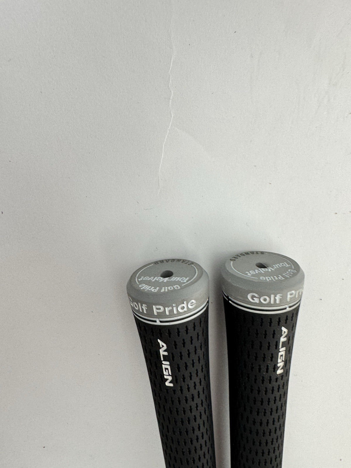 Golf Pride Tour Velvet Align Grips (2) Mens Standard Size /Pulled /344703