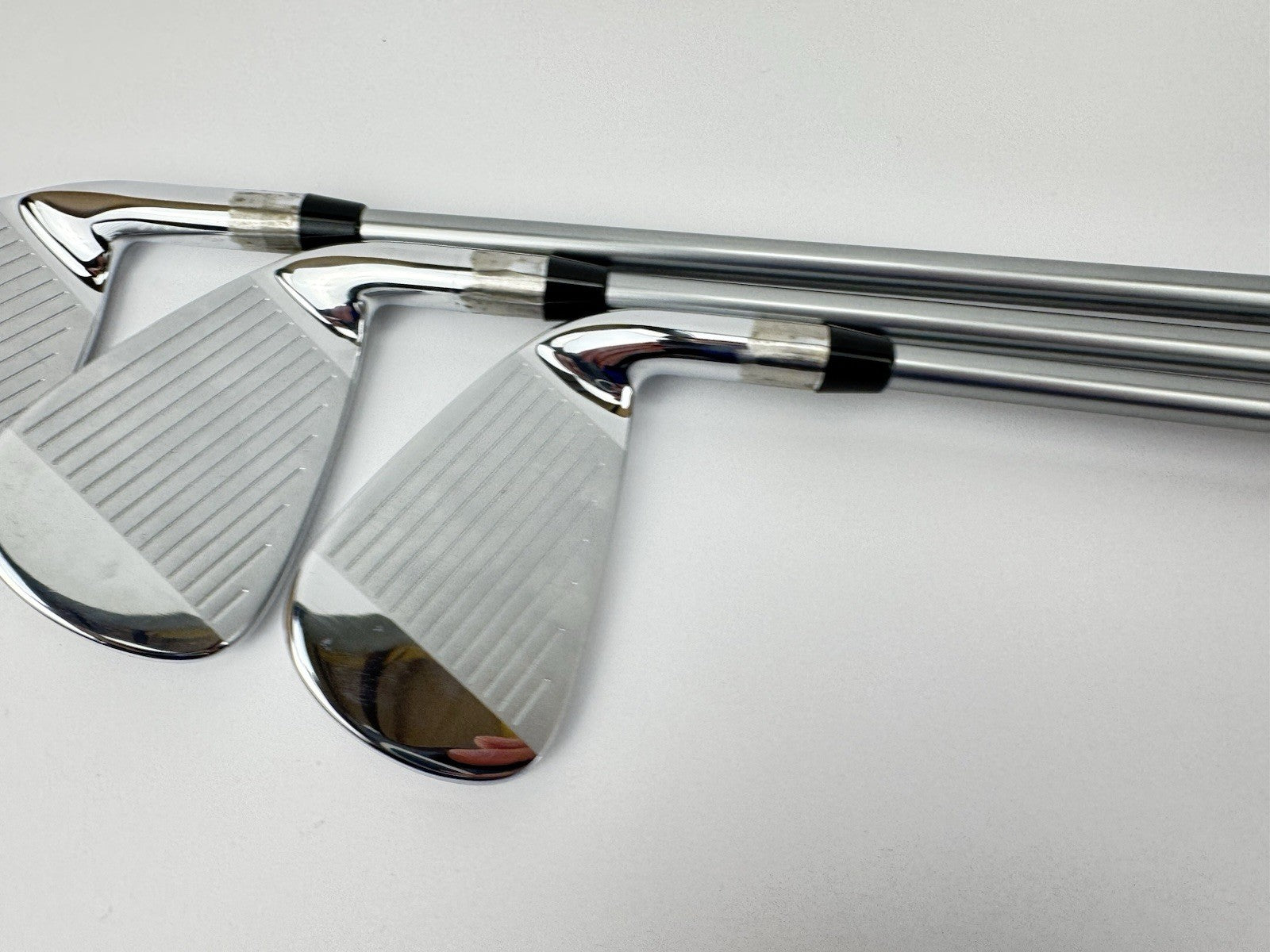 Callaway Elyte X Irons 6,8+PW Left Handed Aldila Rogue Regular Graphite /323365