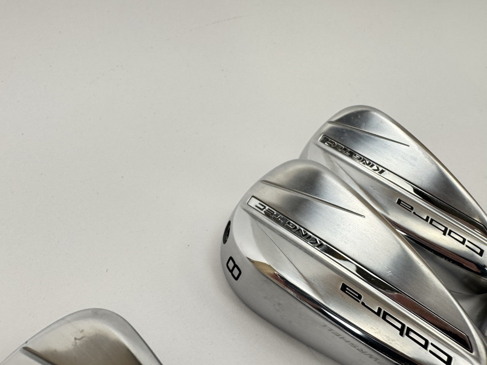 Cobra King Tec Irons 6,8+PW Left Handed Elevate MPH 95 Stiff Steel /350205