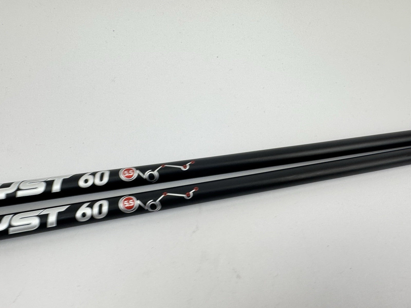 Catalyst Black Wedge Shaft Set (2) 60 5.5 Regular Graphite /0.355 Tapered /332354
