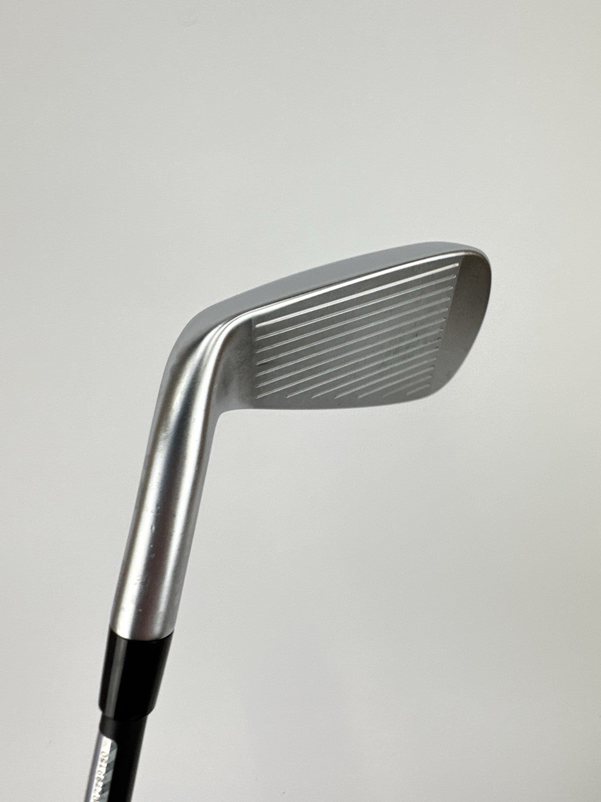 Cleveland Launcher XL 7 Iron 29* Catalyst Black Regular Graphite /Right /329799