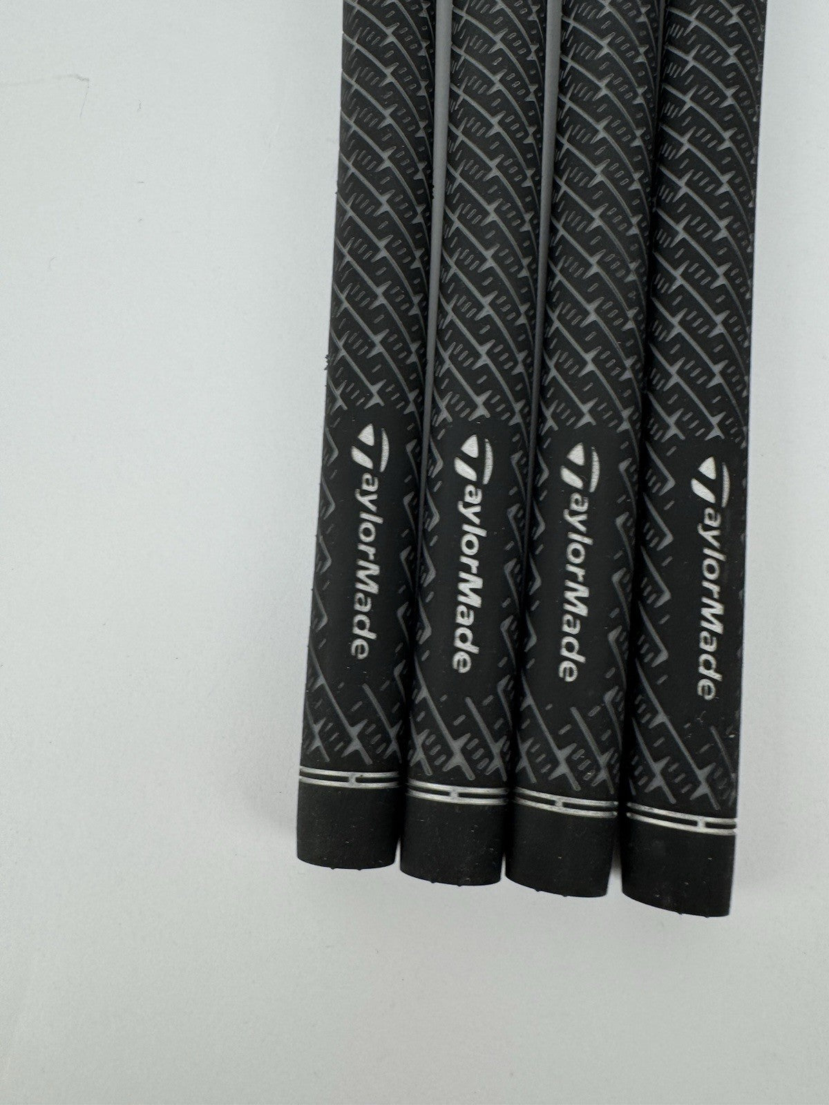 Golf Pride Z Grip Taylormade (4) Men’s Standard Grips /Grey/Red /Pulled /328423