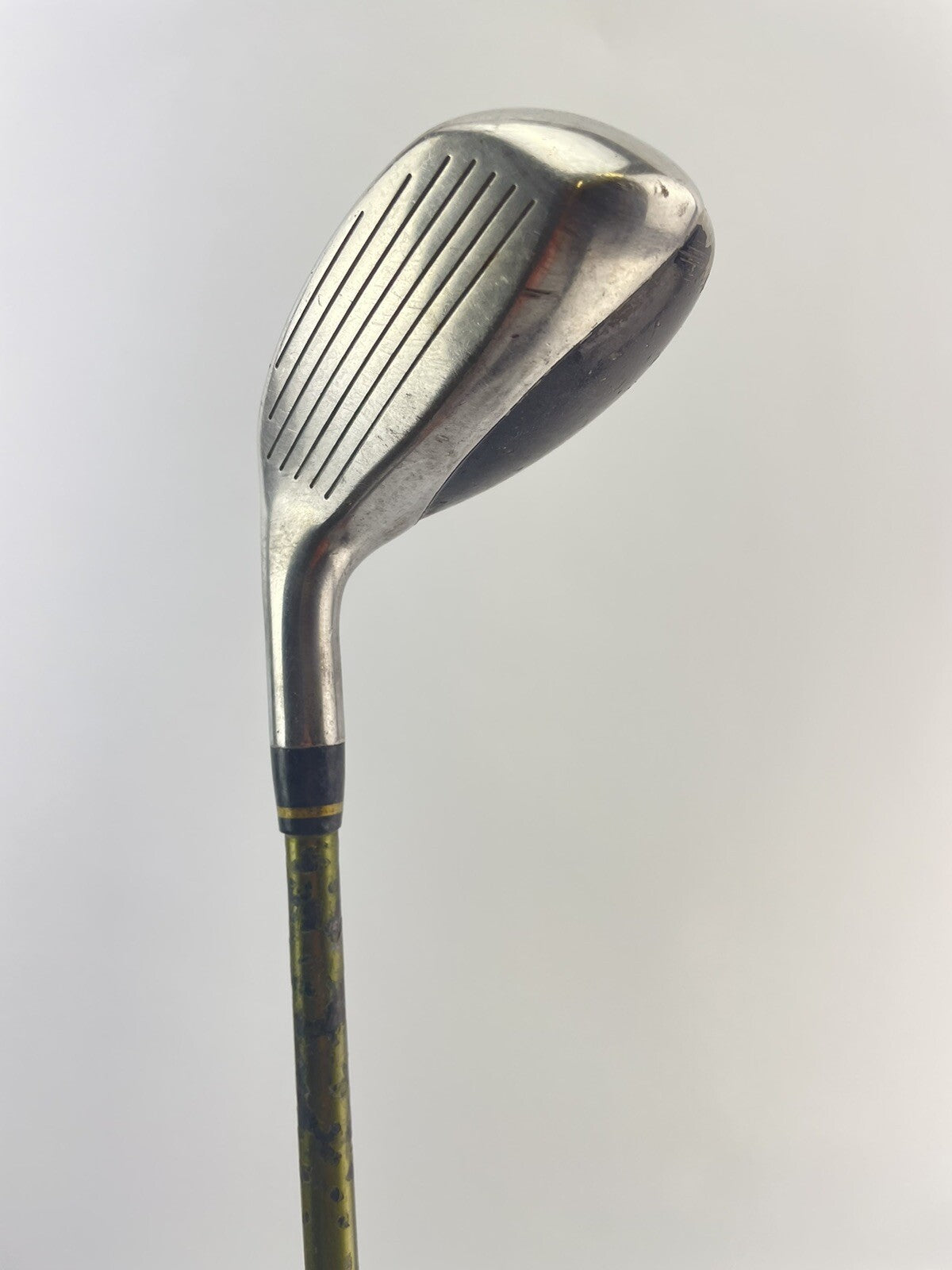 Mens Golf Hybrid 19* Attack Mid Regular Flex Graphite /Right /New Grip /215756