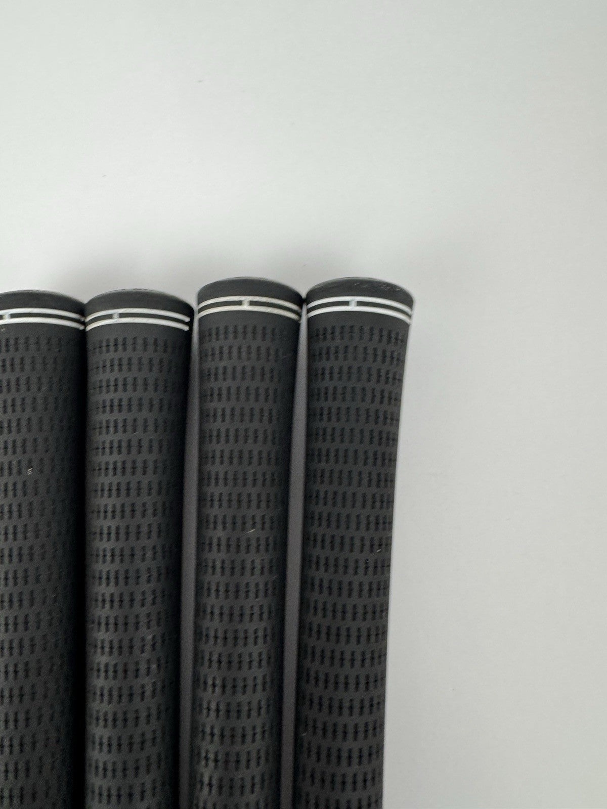 Golf Pride Srixon Grips (4) Men’s Standard 60X /Black /Pulled /328254