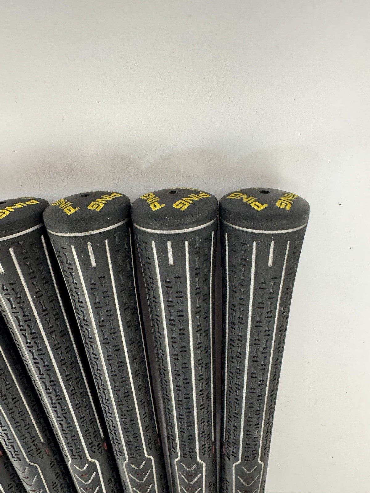 Ping Golf Midsize Grips (6) Men’s /Black /Great /Pulled /352146