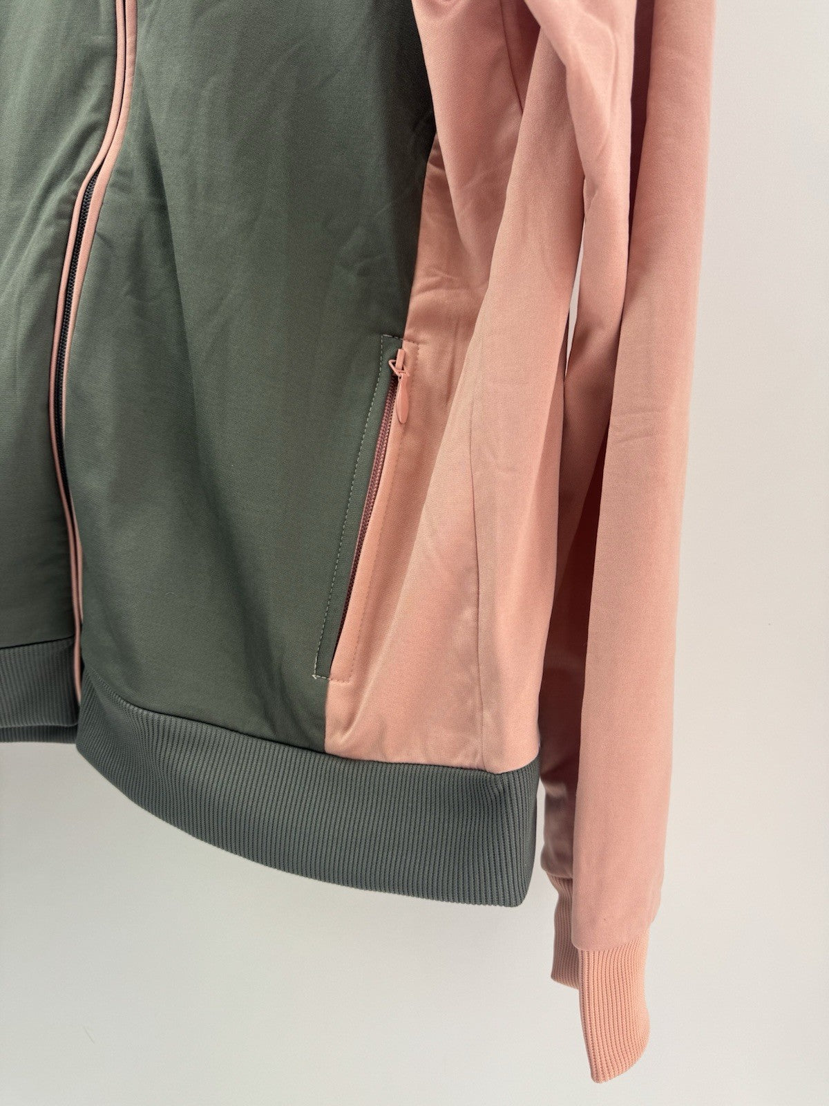 Island Green Ladies Golf Full Zip Sweater Size UK 16 Grey Pink Brand New/ 308046