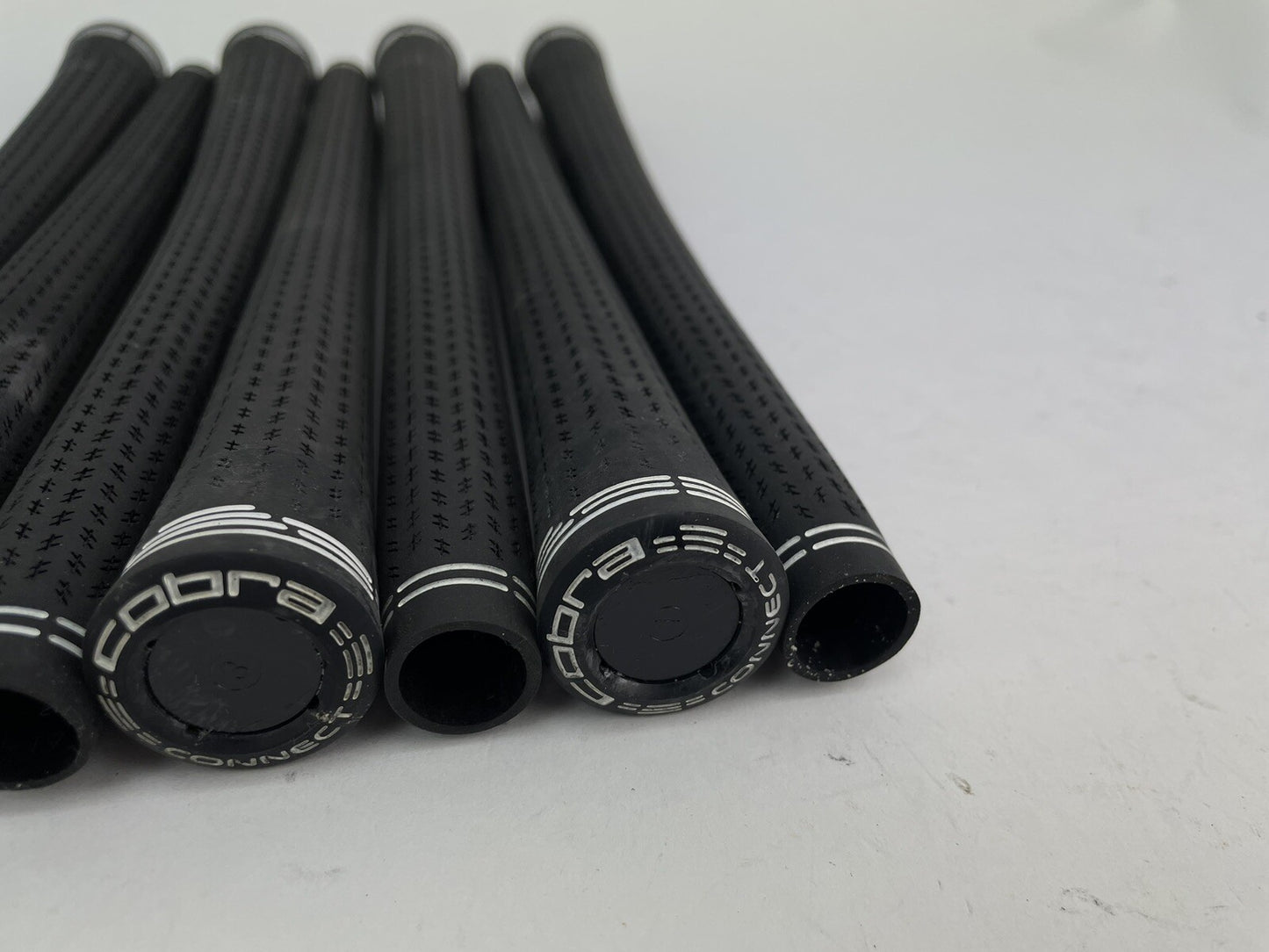 Cobra Lamkin Golf Grips (7) Standard /Black /Pulled /Arccos Compatible /328196