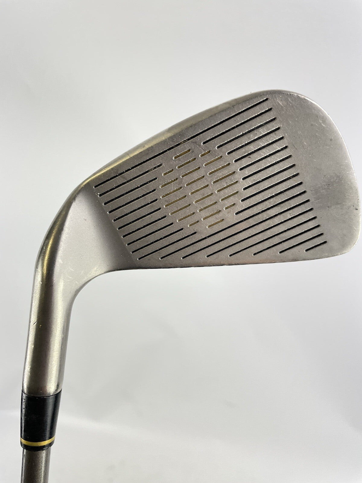 Tommy Armour 2 Iron Ti100 Aldila Stiff Graphite /Right Handed /New Grip /863011