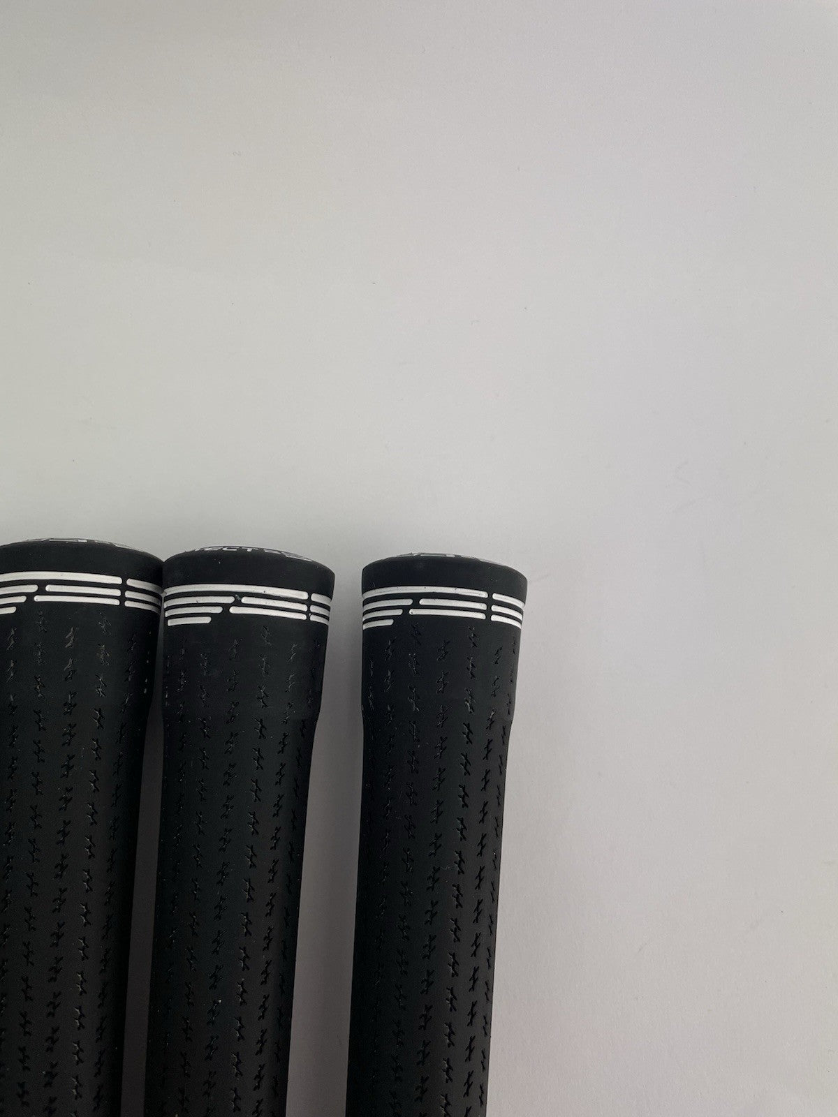 New Lamkin Golf Grips (5) Standard /+58R /Arccos Compatible /Black /White /298705