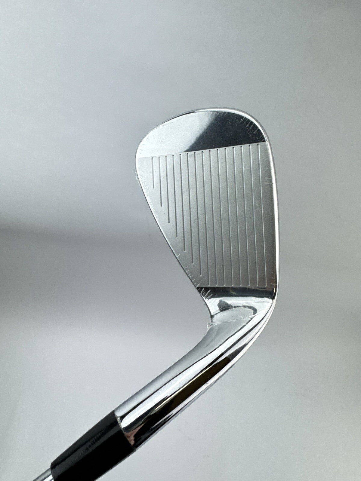Cobra MIM Tour 9 Iron 41* KBS $-Taper 110 Regular Steel /Left Handed /2236710