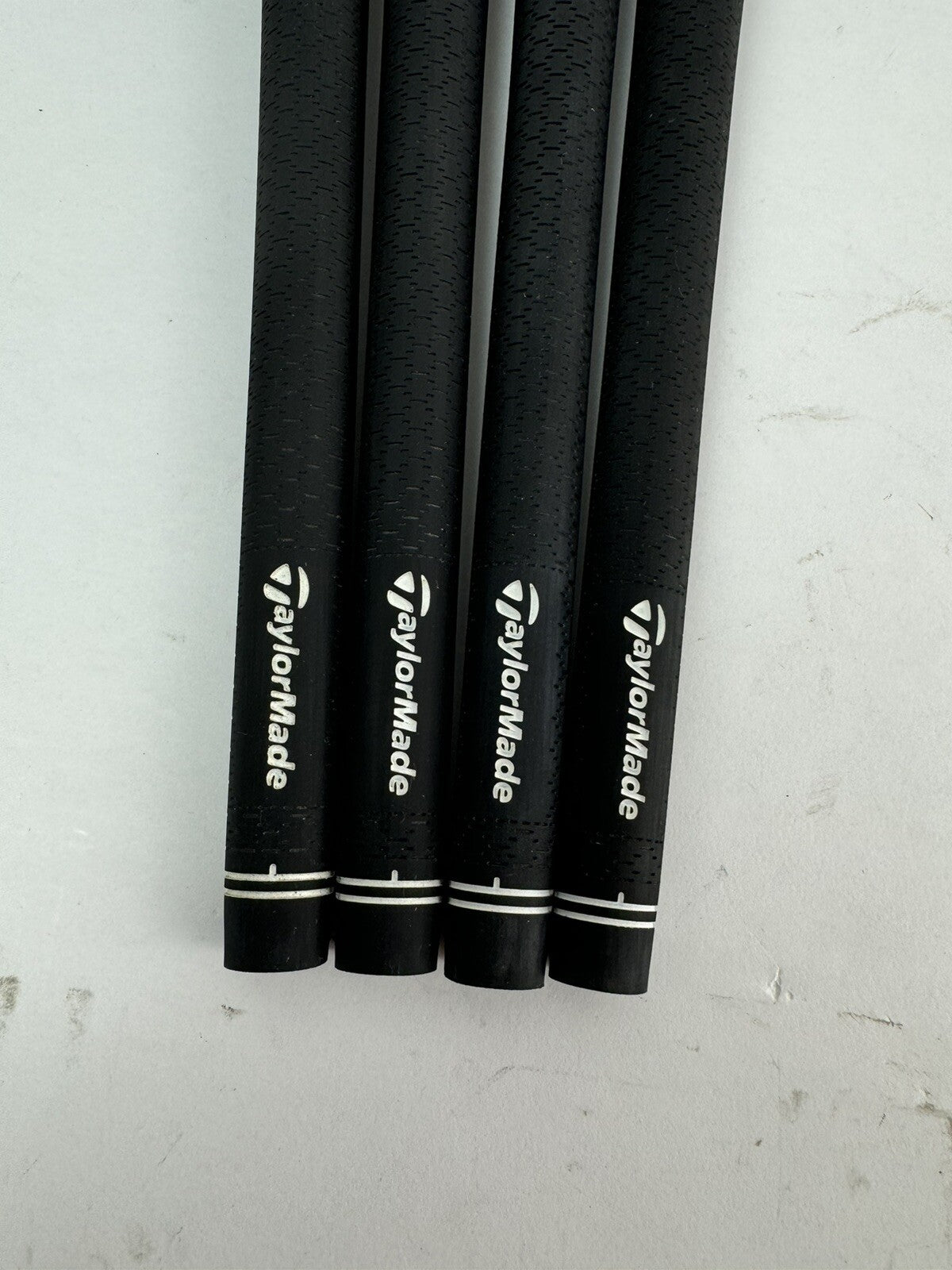 Taylormade Lamkin Golf Grips (4) Standard /Black/Red /Pulled /334831