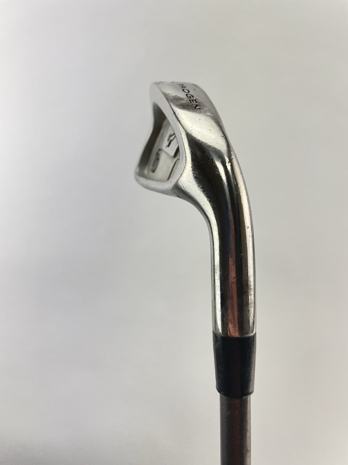 Progen Golf 4 Iron FB2 Regular Flex Graphite /Right /New Grip /245944