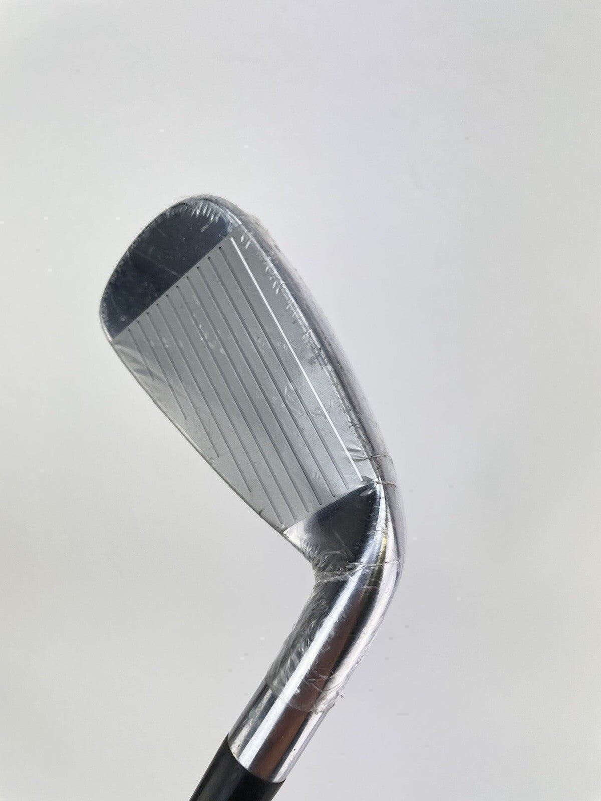 Cleveland Left Handed 4 Iron 588MT Forged Regular Graphite /New /164937