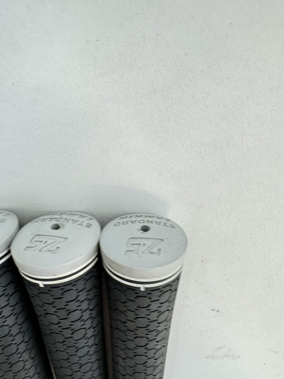 Lamkin Z5 Genesis Golf Grips (3) Mens Standard /Black/Grey /Pulled /264627
