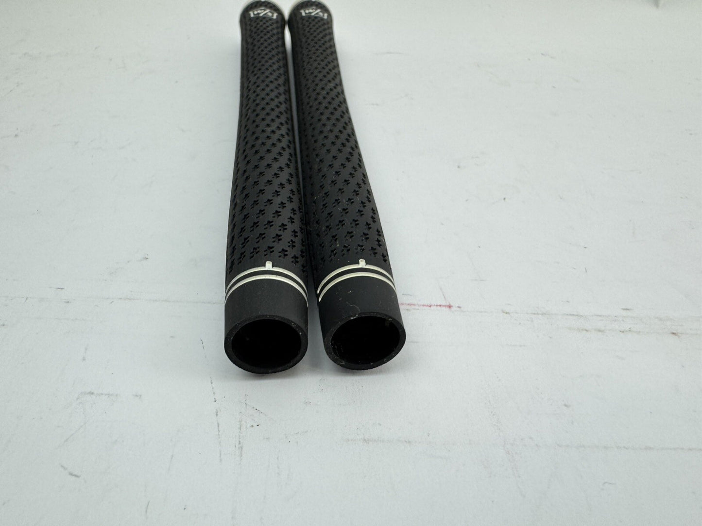 Lamkin Wilson Staff Golf Grips (2) Men’s Midsize /Pulled /234475