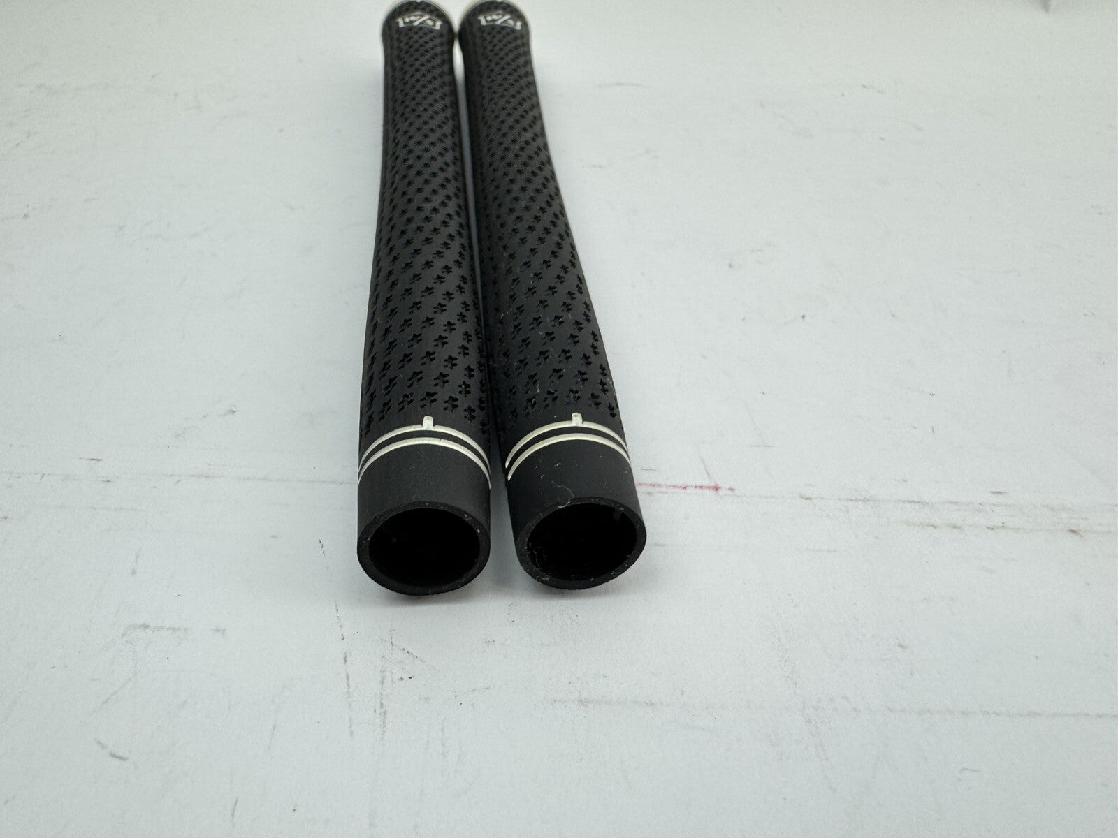 Lamkin Wilson Staff Golf Grips (2) Men’s Midsize /Pulled /234475