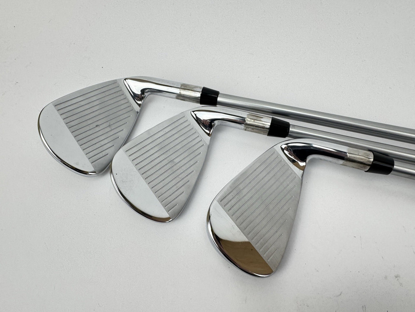 Callaway Elyte X Irons 6,8+PW Left Handed Aldila Rogue Regular Graphite /325754