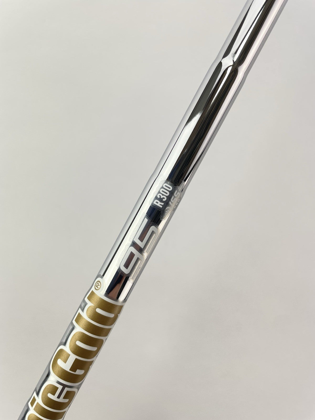 Dynamic Gold 95 Iron Shaft Vss Pro Regular Flex Steel 36 /0.355 Tapered /253907