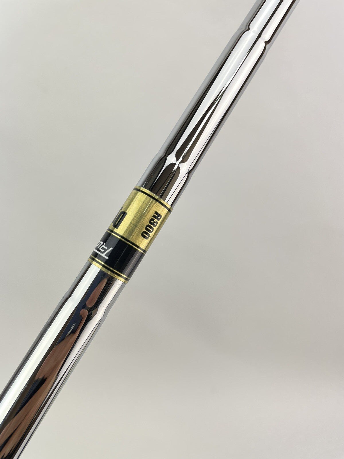 Dynamic Gold R300 Iron Shaft Regular Flex Steel 35.25" /0.370 Parallel /183474