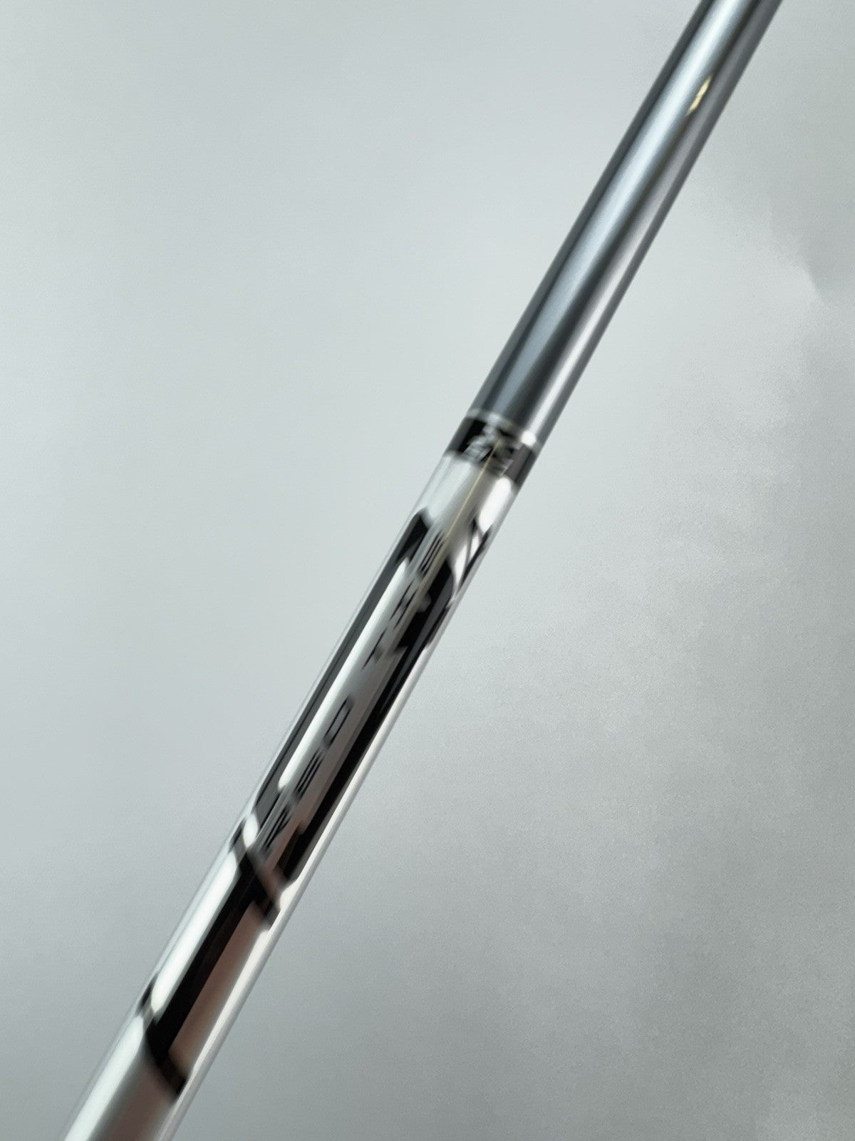 Matrix Ozik Hybrid Iron Shaft Red Tie X Flex Graphite 42 /0.370 Parallel /215104