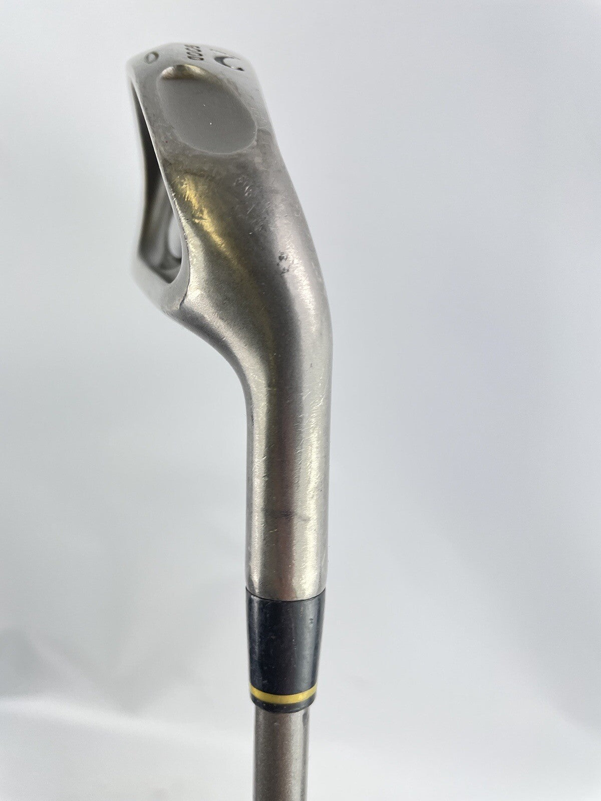 Tommy Armour 2 Iron Ti100 Aldila Stiff Graphite /Right Handed /New Grip /86305