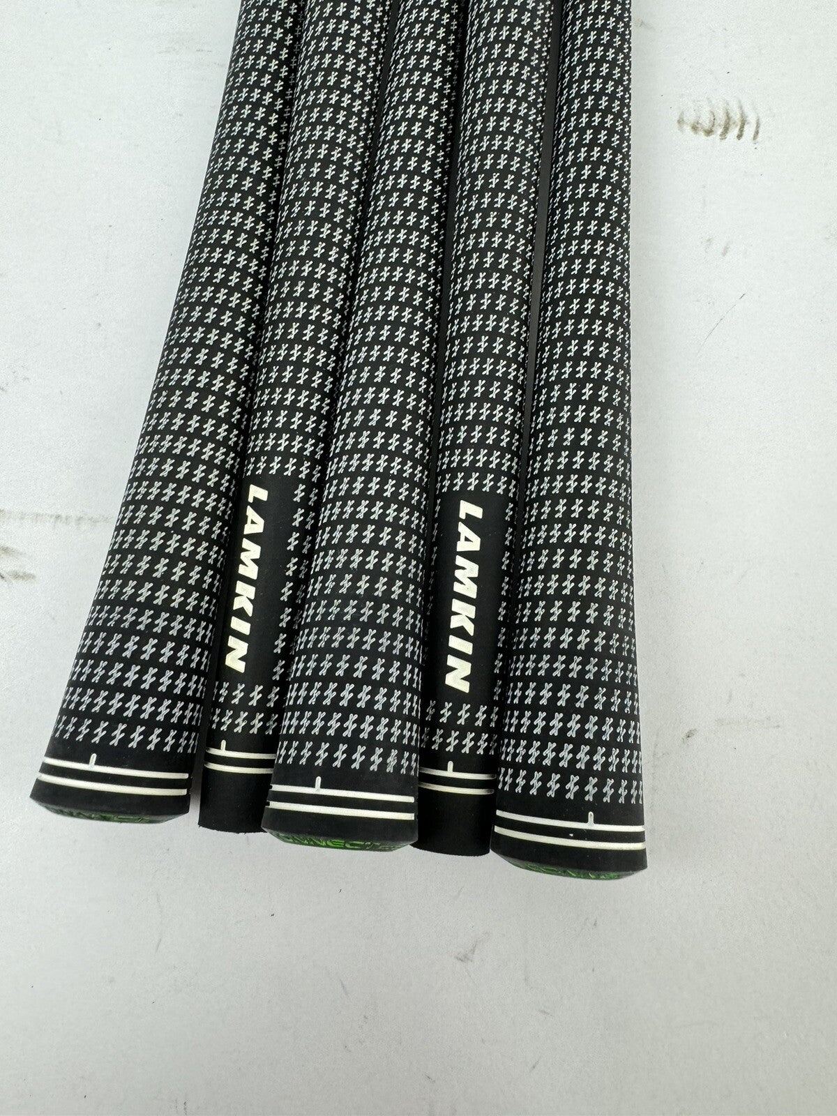 Lamkin Crossline Golf Grips (5) Men’s Standard /Arcoss Connect Compatible/234341