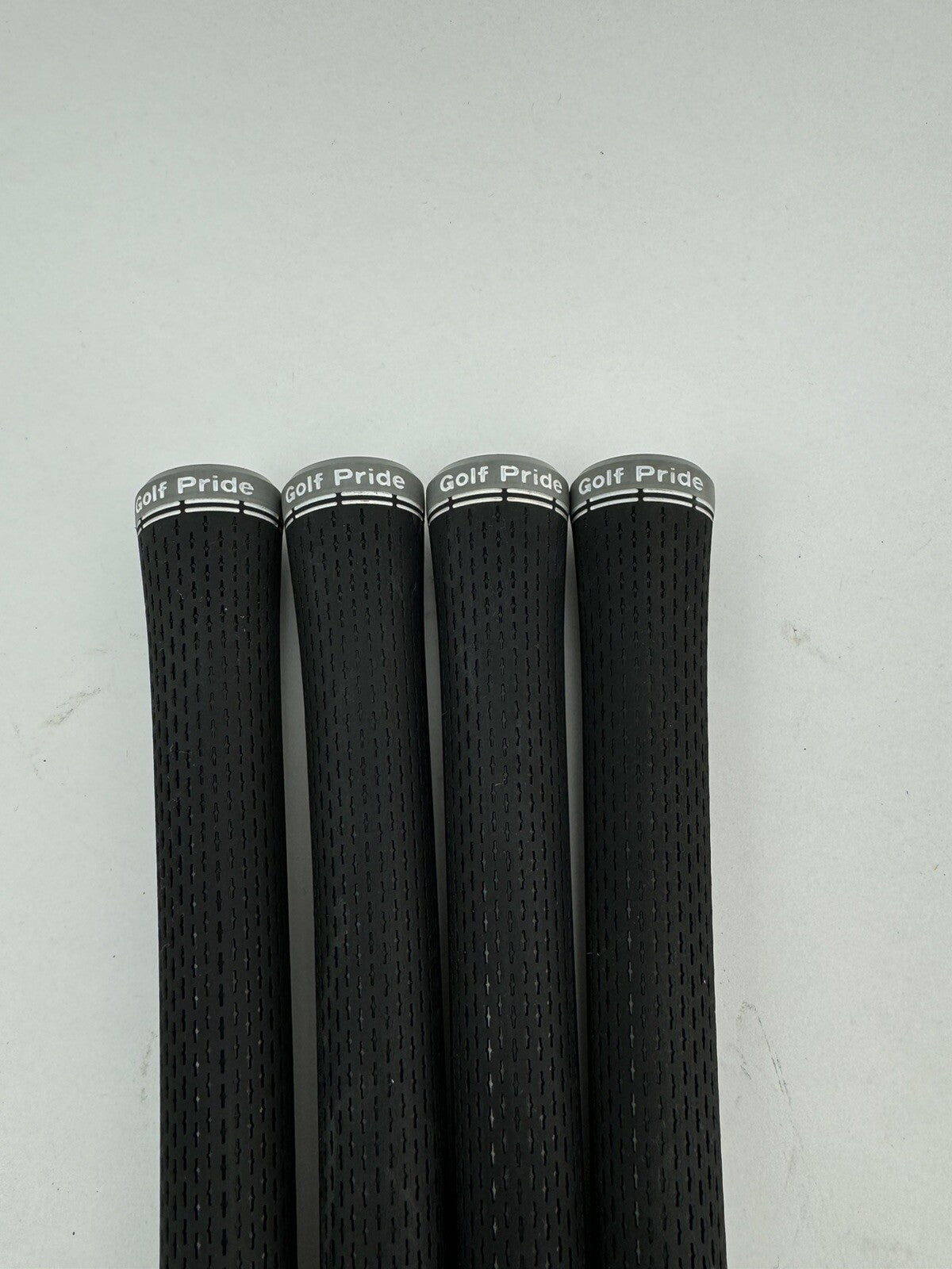 Golf Pride Tour Velvet 360 Soft Grips (4) Midsize /Black /Pulled /343439