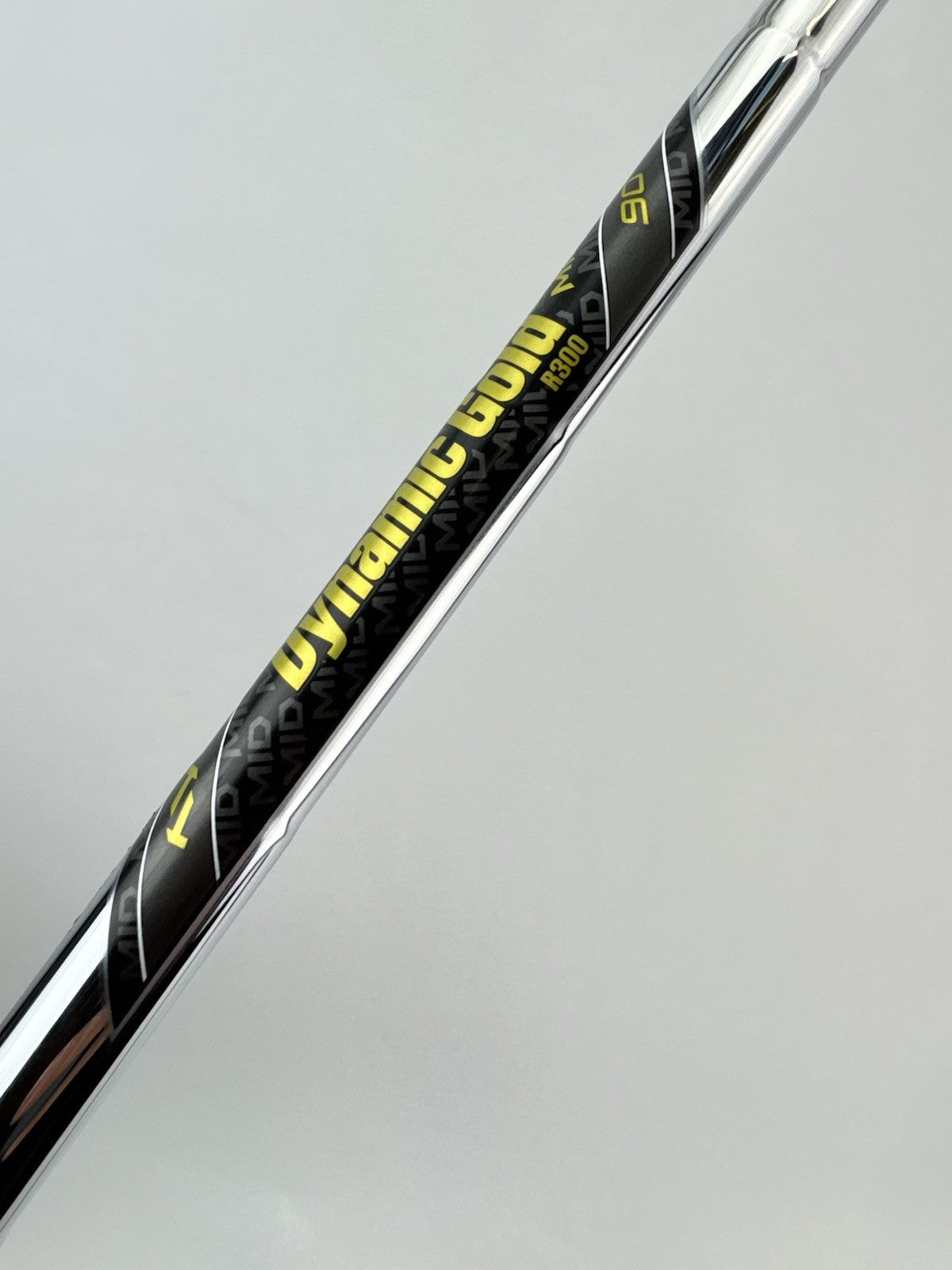 Dynamic Gold Mid 90 Iron Shaft Regular Flex Steel 35.5" /0.370 Parallel/308334