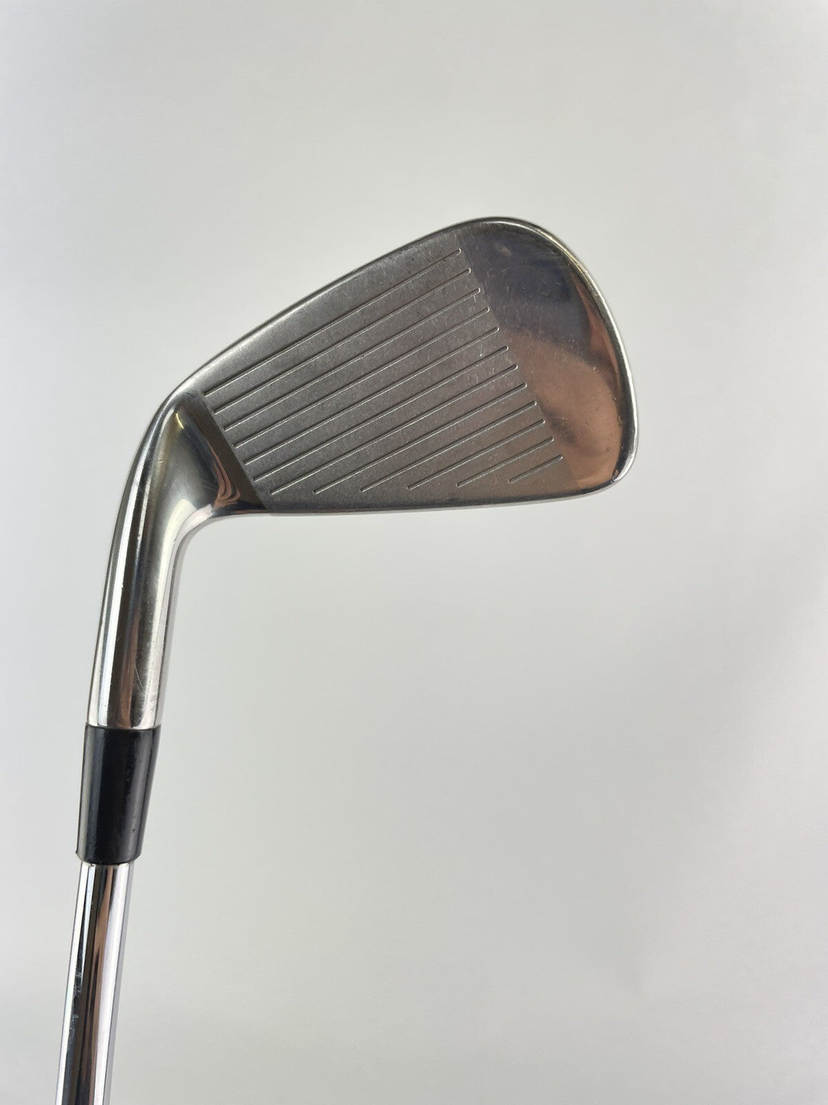 Cleveland 4 Iron CG Red R300 Regular Steel /Right /New Grip /1248810