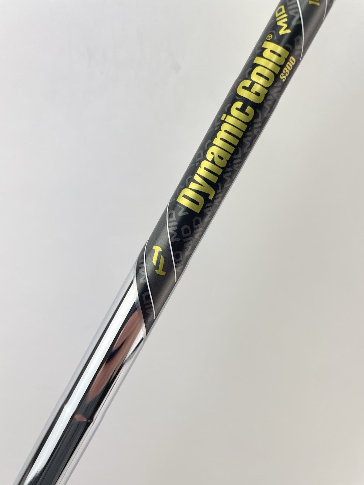 Dynamic Gold 100 Mid Iron Shaft S300 Stiff Flex Steel 35.25 /0.355 Taper /257441