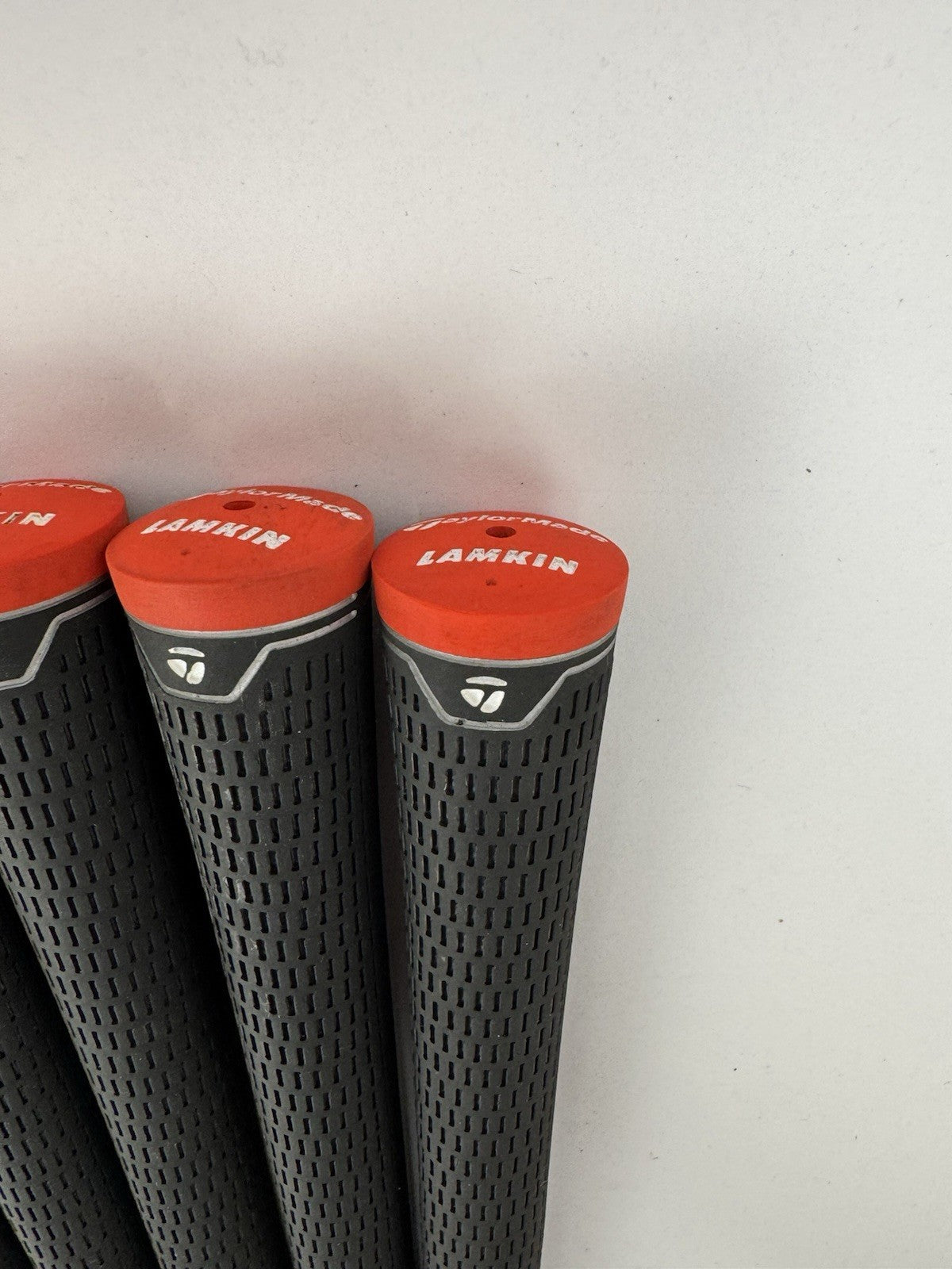 Lamkin Taylormade Golf Grips (8) Standard /Black /Red /Pulled /355096