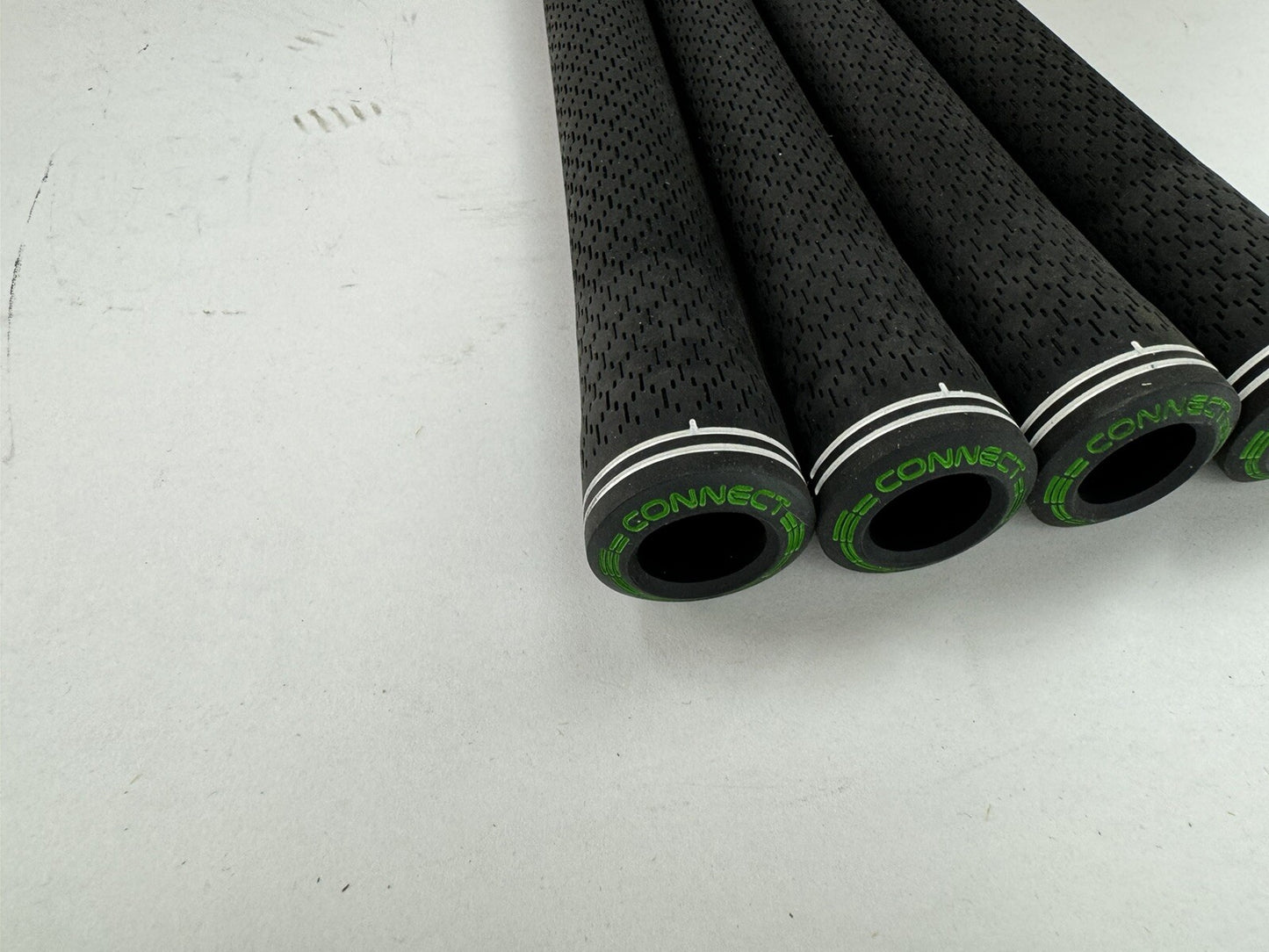 Lamkin Midsize Golf Grips (4) Across Connect Compatible/Black/New /192108