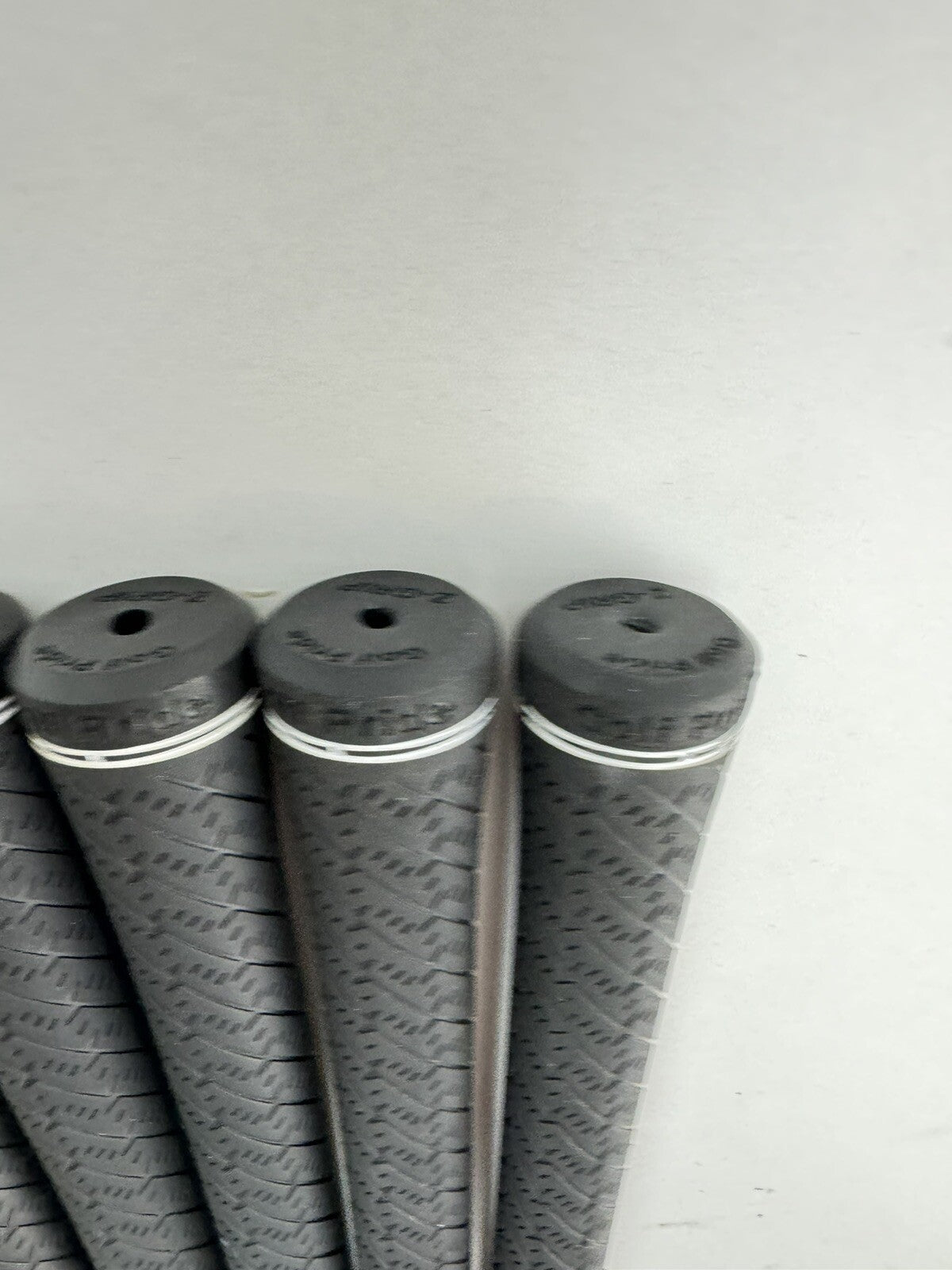 Golf Pride Z-Grip Golf Grips (5) Callaway /Standard /Black /White /Pulled /342008
