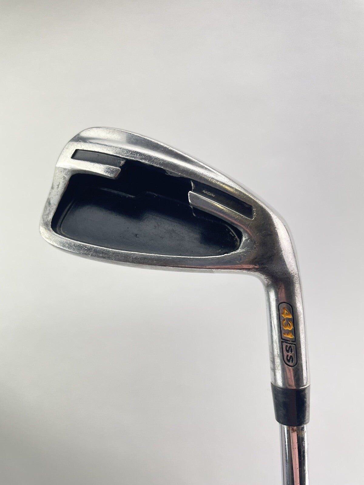 Wilson Golf 6 Iron Mens Regular Flex Steel /Right Handed /New Grip /206041