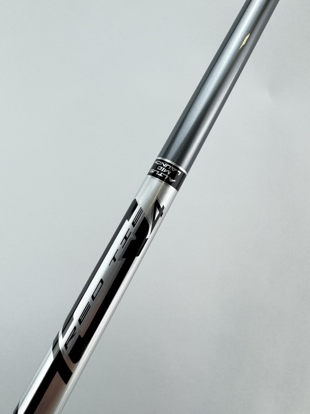 Matrix Ozik Hybrid Iron Shaft Red Tie X Flex Graphite 42 /0.370 Parallel /215106