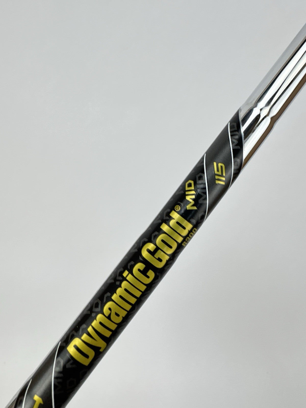 Dynamic Gold 115 Iron Shaft Mid R300 Regular Steel / 35” /0.355 Tapered /337914